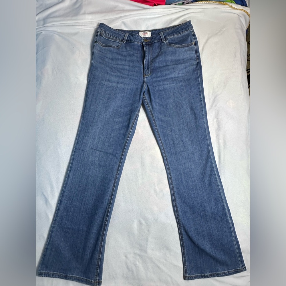 Women’s Wrangler High-Rise Bootcut Jeans Size:16 NWT Flare